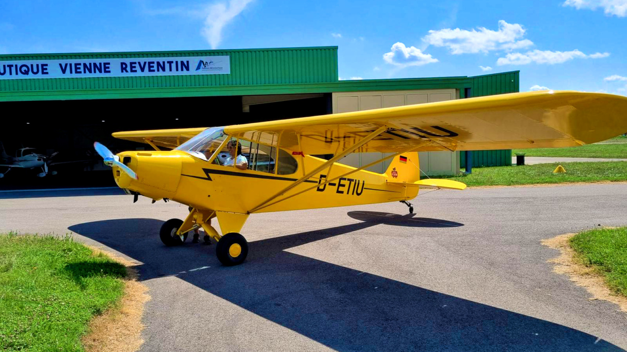 Aeronautique Vienne Reventin AVR-Photo Aeroclub Piper